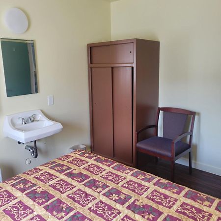 Randolph Hotel Huntington Park Bagian luar foto