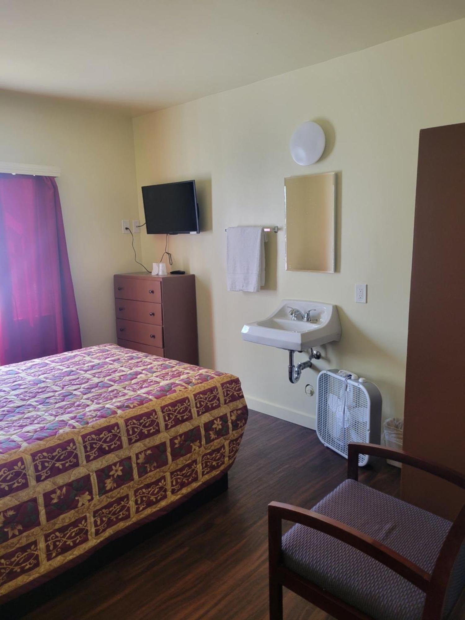 Randolph Hotel Huntington Park Bagian luar foto